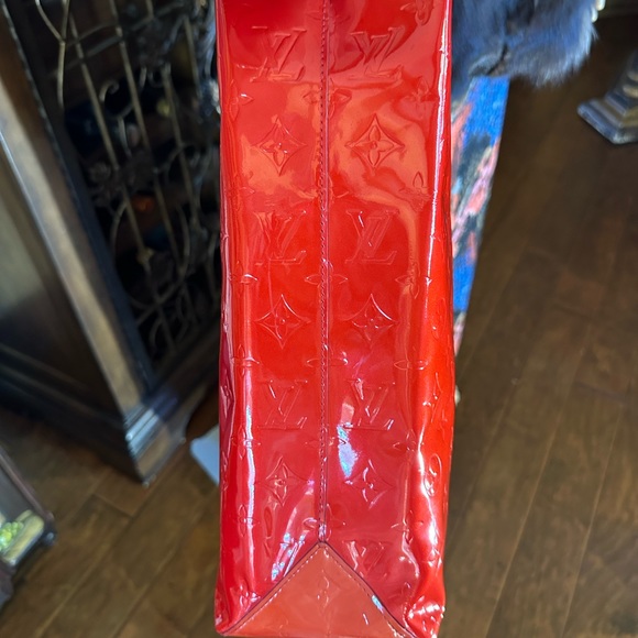 Gorgeous Louis Vuitton Vernis Patent Leather Tote - Picture 17 of 17